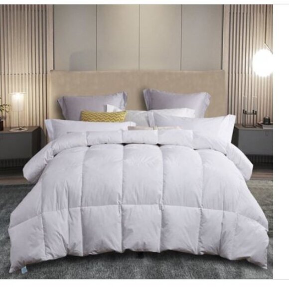 White Feather & Down Comforter, Full/Queen